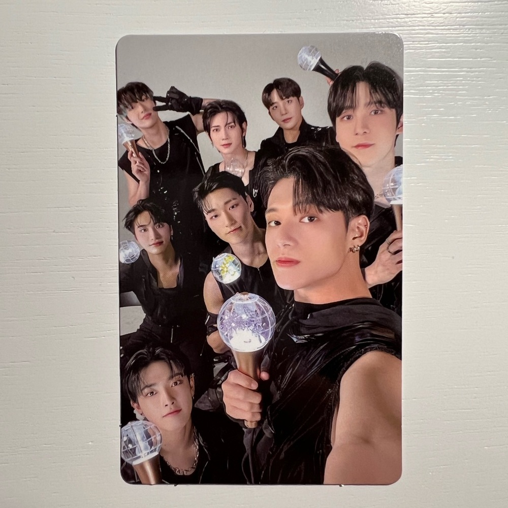 ATEEZ PHOTOCARD OFFICIAL LIGHTSTICK VER. 2